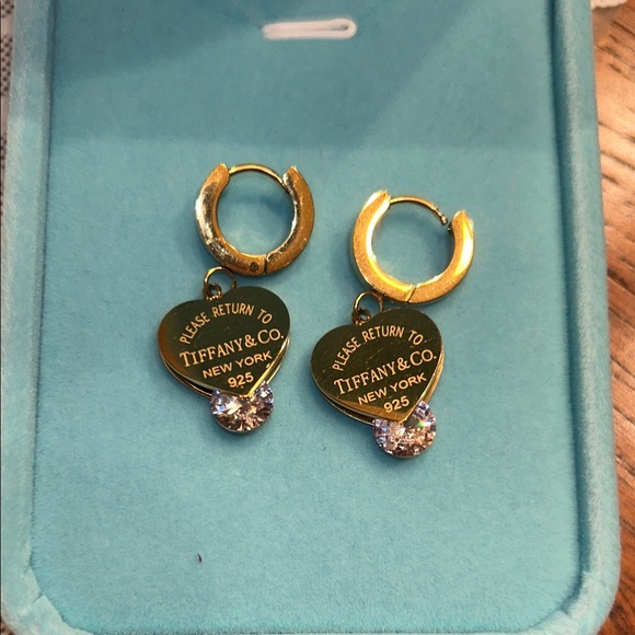 Tiffany & Co. Gold Heart Tag Hoop Earrings with Clear Crystal - Picture 2 of 3